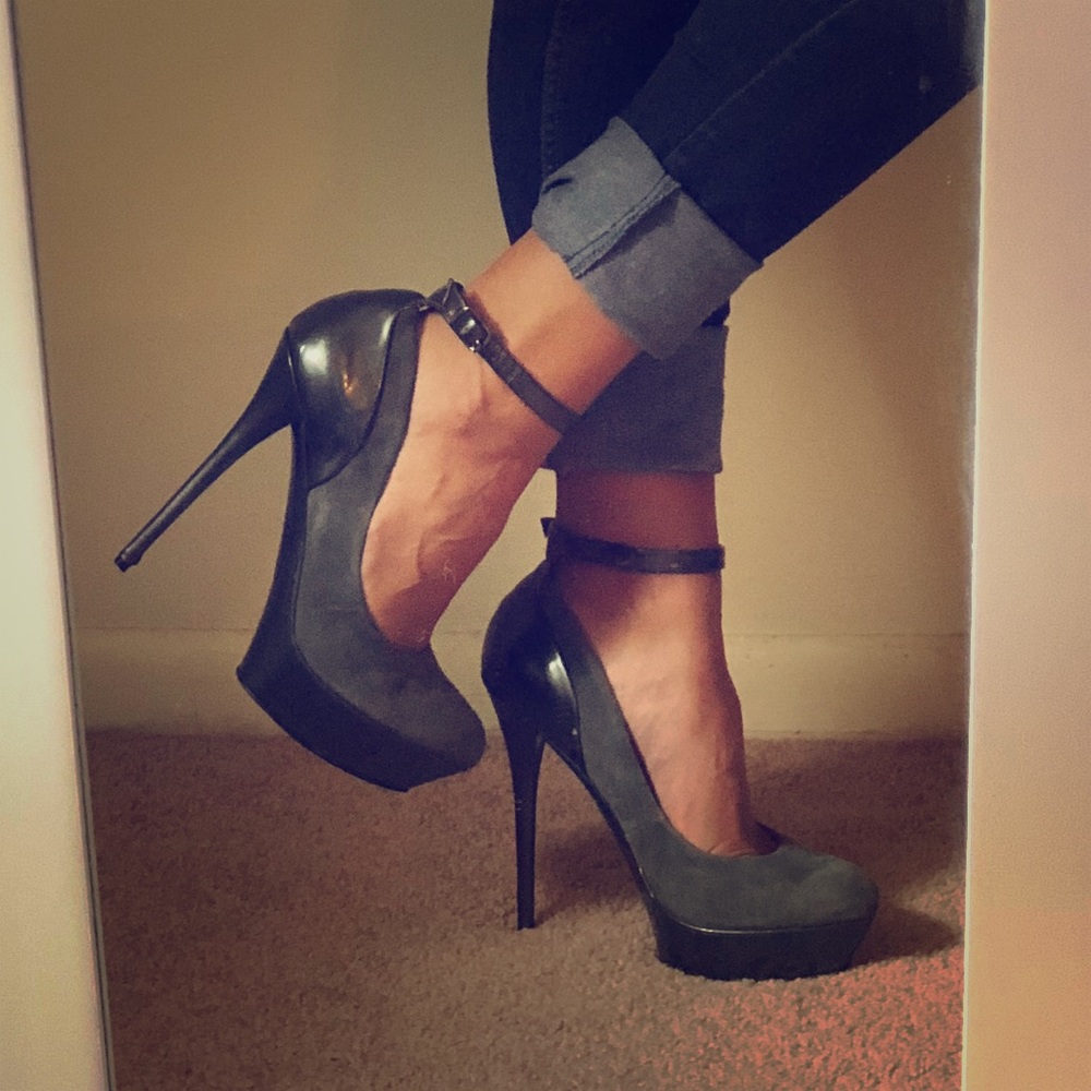 Bakers Grey in Suede &Leather Closed Toe high heel